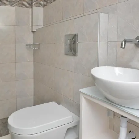 Han/Misafirhane Delfinaki Boutique ,naxos *