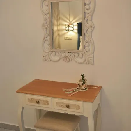 Delfinaki Boutique ,naxos *