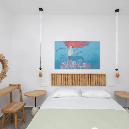 Han/Misafirhane Delfinaki Boutique ,naxos *