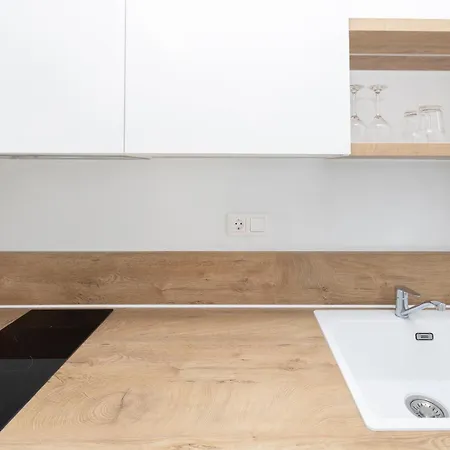 Han/Misafirhane Delfinaki Boutique ,naxos *