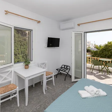Han/Misafirhane Delfinaki Boutique ,naxos Lionas
