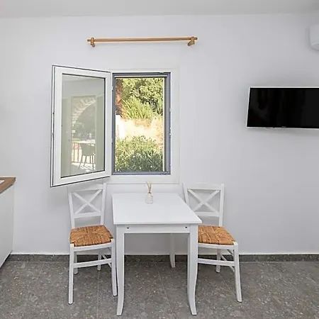 Delfinaki Boutique ,naxos *
