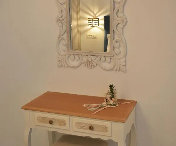 Delfinaki Boutique ,naxos *